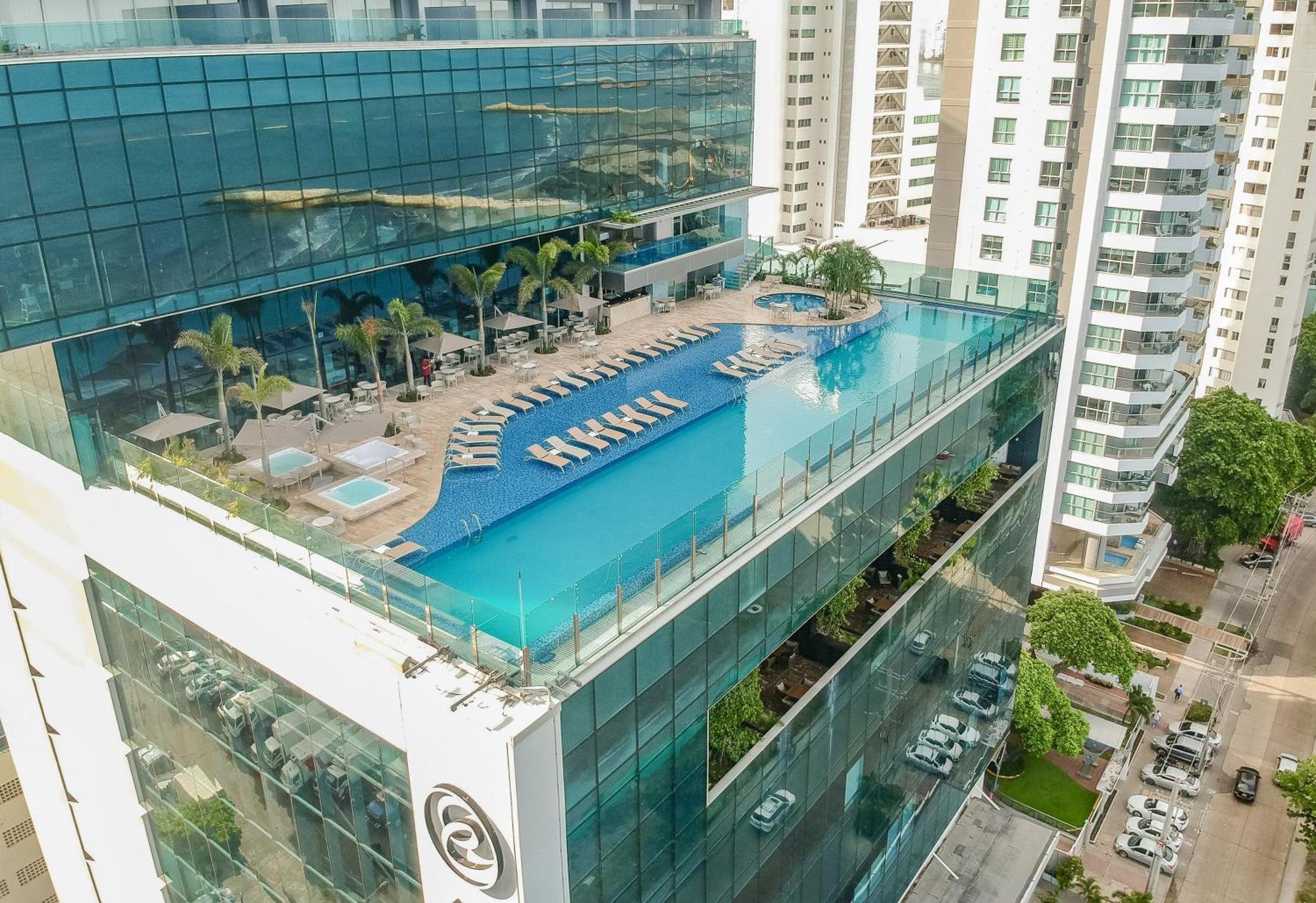 Estelar Cartagena De Indias Hotel Y Centro De Convenciones Bagian luar foto Hotel's rooftop pool
